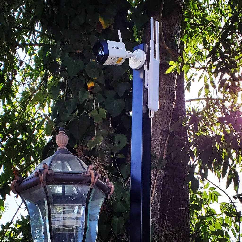 IP camera Mesh connection via Ubiquity Access Point 500Ft. away from main house.